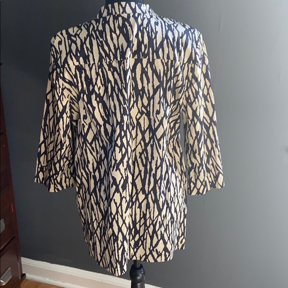 Dana Buchman Button down blazer like blouse - Picture 3 of 5